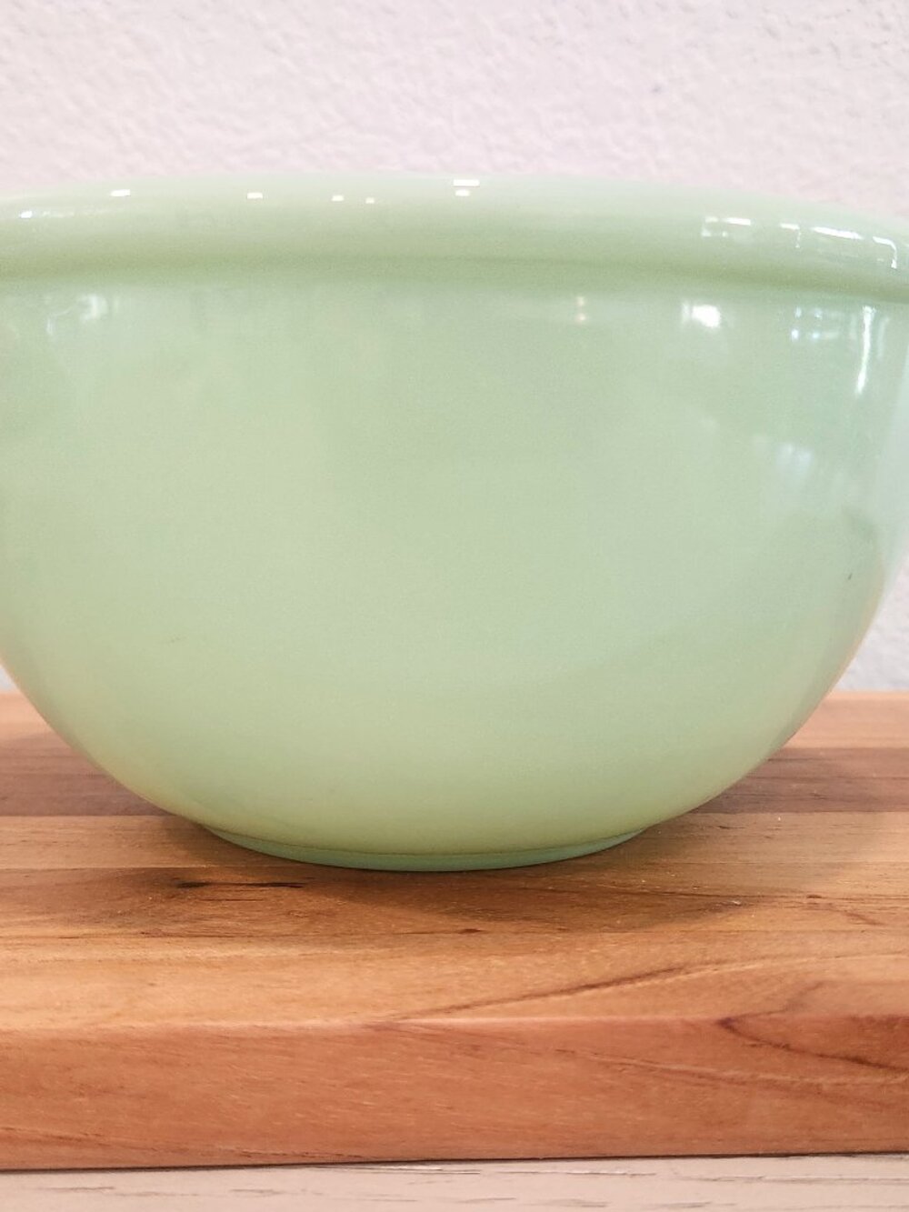 Vintage Fire King Jadeite Rolled Rim Mixing Bowl 7.25"